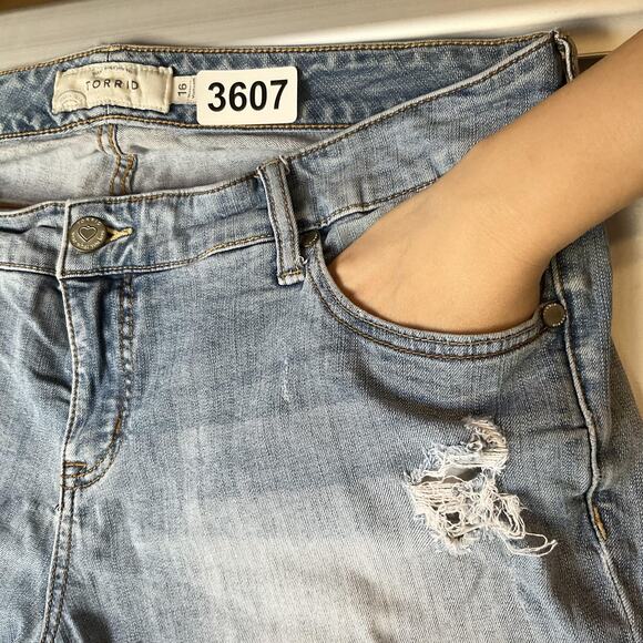 Torrid Women Jeans 16 Light Blue Denim Distressed Button 30" Inseam Ripped - Picture 11 of 12